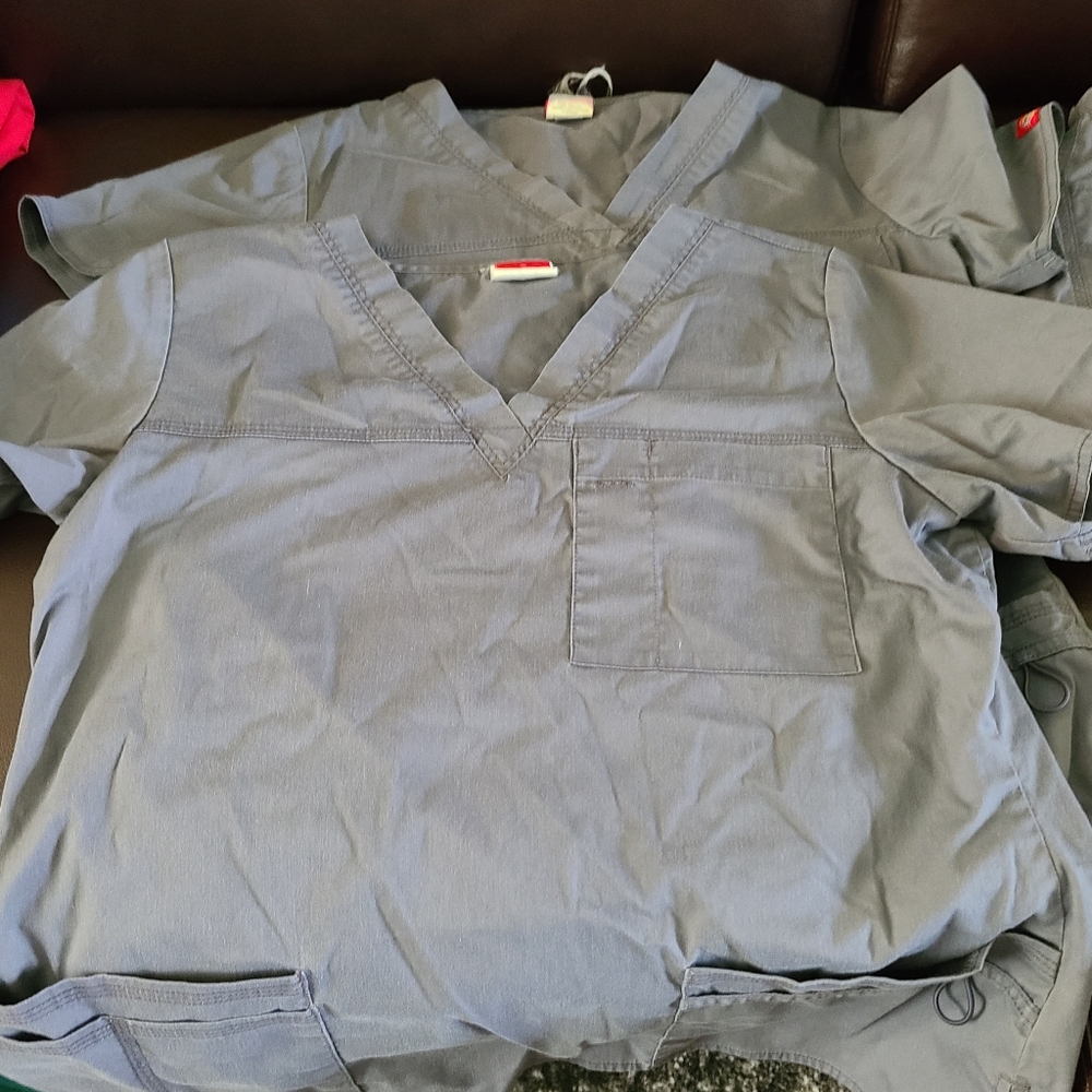 Women's scrubs size medium